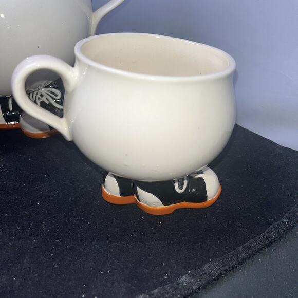 CARE INC 1976 HAND MADE CERAMIC WALKING SNEAKER TEAPOT 3 CUPS- Lid Has Cracks - Picture 6 of 13
